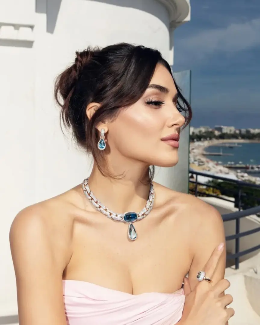 Hande Ercel (New Look) at Cannes 2025